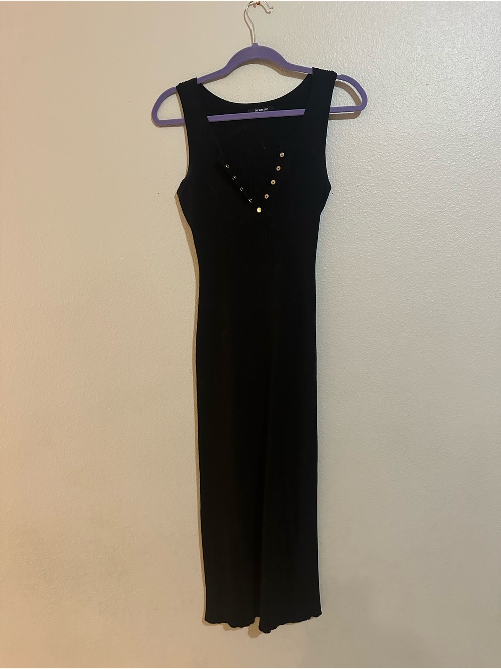 Sleek Black Sleeveless Maxi Dress with Stud Accents